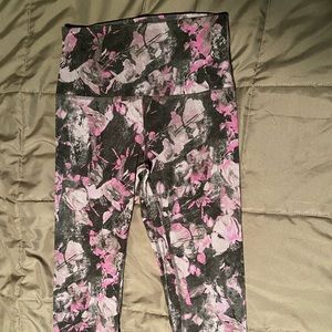 Lululemon Align 25”.  Size 6